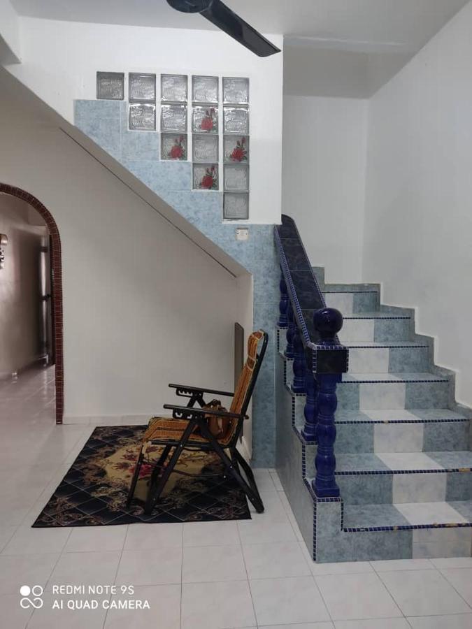 R&R Homestay Simpang Renggam Экстерьер фото