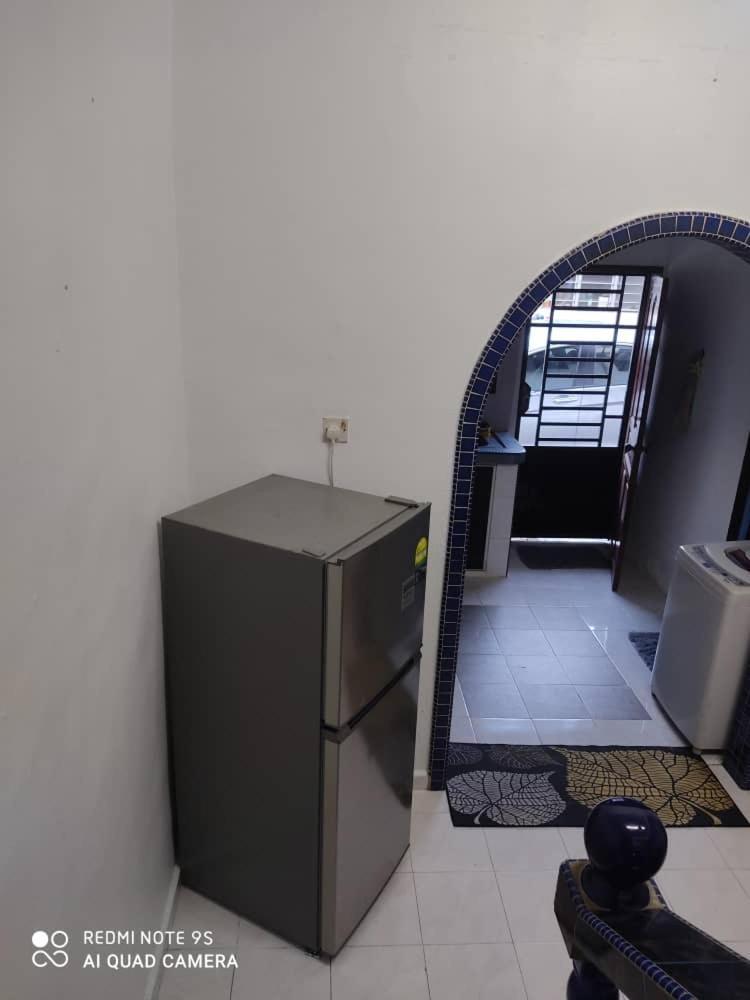 R&R Homestay Simpang Renggam Экстерьер фото